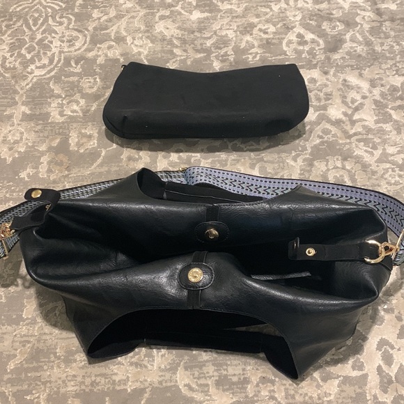 Ah Dorned black vegan leather handbag - Picture 5 of 5